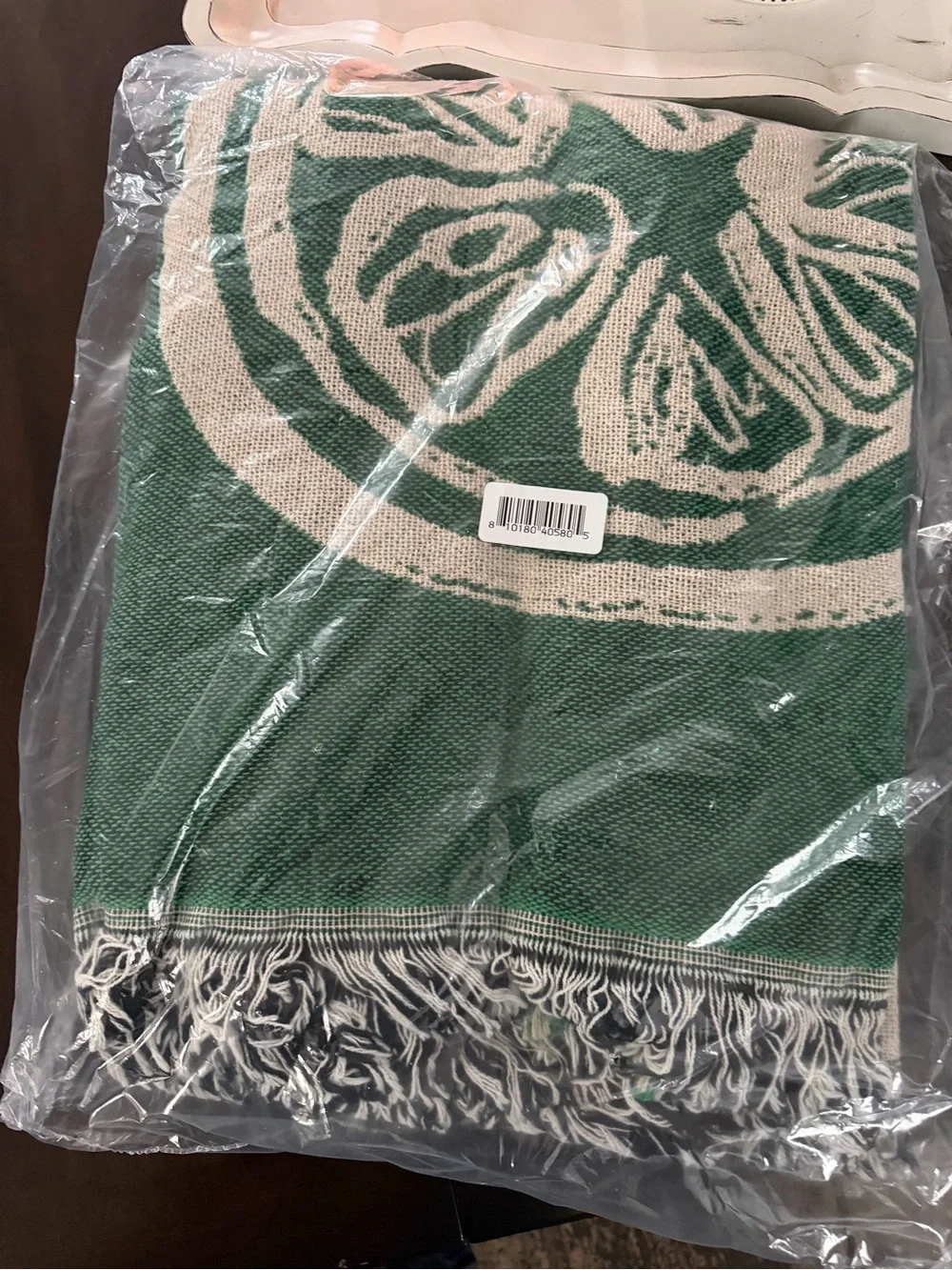 Pura reversible jacquard